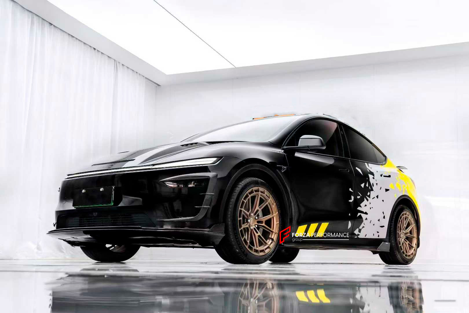 CARBON BODY KIT for TESLA MODEL Y FACELIFT 2025+

Set includes:

Front Lip

Front Bumper Canards
Hood Bonnet
Side Skirts

Rear Spoiler
Rear Diffuser

Material: Carbon

Note: Professional installation is required