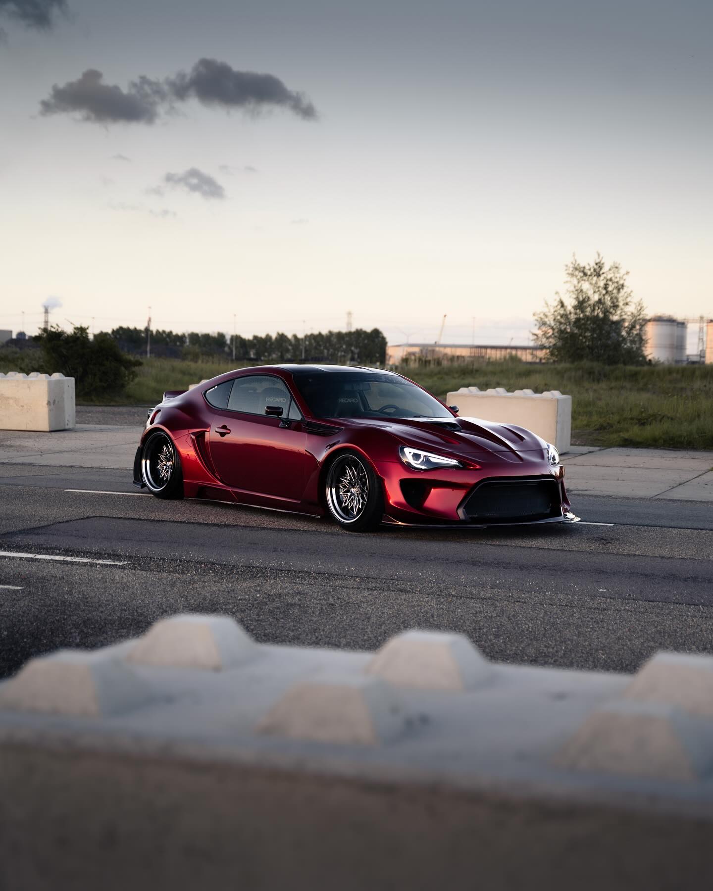 CARBON WIDE BODY KIT for TOYOTA GT86 SUBARU BRZ ZN6 2012 - 2021

Set includes:

Front Lip
Front Bumper Assembly

Front Bumper Canards
Hood / Bonnet
Front Wide Fenders
Side Skirts

Rear Wide Fenders
Rear Wing Spoiler
Rear Spoiler / Ducktail
Rear Bumper
Rear Diffuser

Material:&nbsp;Wet Carbon with Fiberglass

NOTE:&nbsp;Professional installation is required. Fenders cutting is required. Suspension setup should be checked after fitting to avoid contact at full compression.

Recommended Wheels size:

Front:&nb