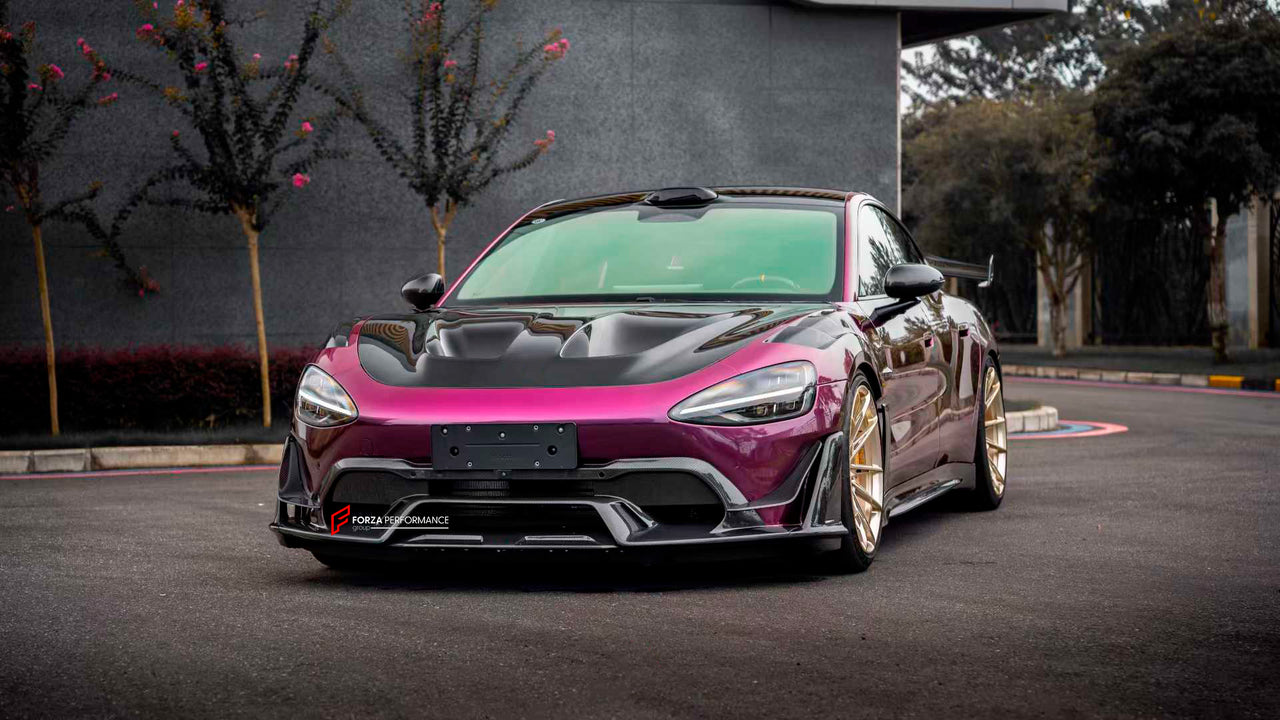DRY CARBON BODY KIT for XIAOMI SU7 ULTRA 2025+

Set includes:

Front Lip

Front Bumper Canards
Hood / Bonnet
Front Trunk
Fender Trims
Rear Spoiler


Material: Dry Carbon