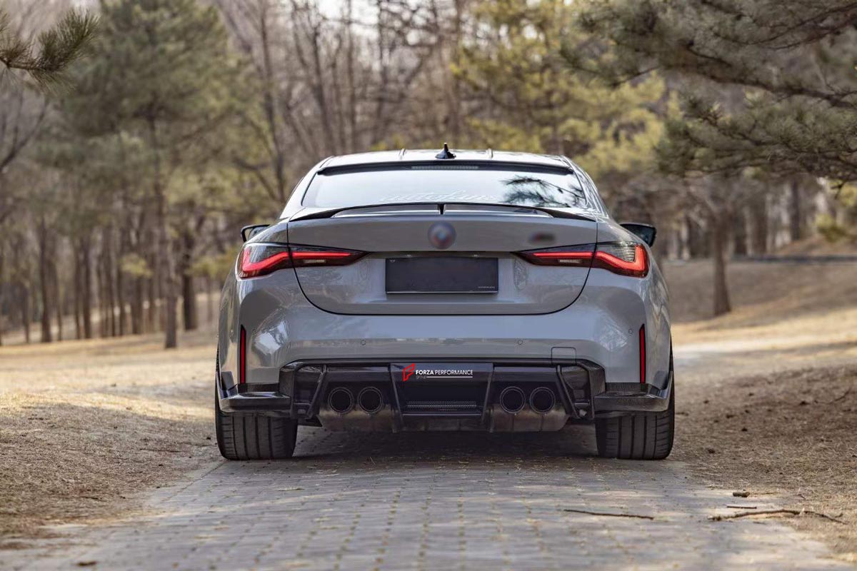 CARBON BODY KIT WITH CUP SERIES FRONT LIP for BMW M3 G82 M4 G80 2021 - 2024 FORZA PERFORMANCE Custom fit Dry Carbon Achen Cybe Achencybe Design Style
Set includes:

Cup Series Front Lip
Front Grille
Hood Bonnet Trim
Rear Diffuser
Rear Spoiler
Material: Carbon

NOTE: Professional installation is required.