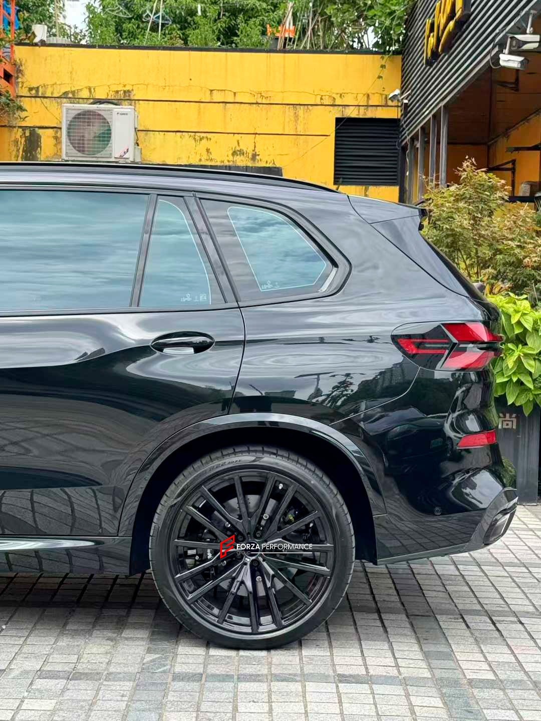 CARBON CERAMIC BBK BIG BRAKE KIT for BMW X5M F95 2019 - 2023

Forza Performance Group offers various types of big brake kits, all types of aftermarket brake calipers, as well as genuine original brands of all types, such as AP Racing, Brembo, Akebono, AMG, M Performance, Audi, Porsche, Lamborghini, Toyota TRD, etc.

Material: Carbon Ceramic

Current set includes:

2x Authentic AP Racing CP9570&nbsp;6 Pot Front Brake Calipers
2x Authentic AP Racing CP9582&nbsp;4 pot Rear Brake Calipers
2x Electric Parking Br