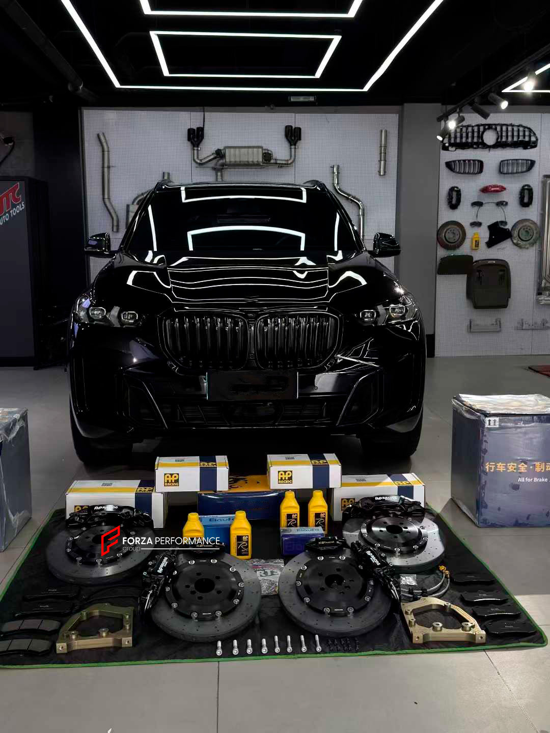 CARBON CERAMIC BBK BIG BRAKE KIT for BMW X5M F95 2019 - 2023

Forza Performance Group offers various types of big brake kits, all types of aftermarket brake calipers, as well as genuine original brands of all types, such as AP Racing, Brembo, Akebono, AMG, M Performance, Audi, Porsche, Lamborghini, Toyota TRD, etc.

Material: Carbon Ceramic

Current set includes:

2x Authentic AP Racing CP9570&nbsp;6 Pot Front Brake Calipers
2x Authentic AP Racing CP9582&nbsp;4 pot Rear Brake Calipers
2x Electric Parking Br