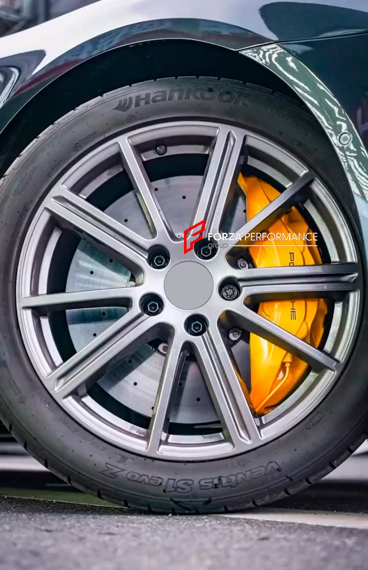 CARBON CERAMIC BBK BIG BRAKE KIT for PORSCHE PANAMERA 972 2024+

Forza Performance Group offers various types of big brake kits, all types of aftermarket brake calipers, as well as genuine original brands of all types, such as AP Racing, Brembo, Akebono, AMG, M Performance, Audi, Porsche, Lamborghini, Toyota TRD, etc.

Material: Carbon Ceramic

Current set includes:

2x Genuine Porsche 10 pot Front Brake Calipers
2x Genuine Porsche 4 pot Rear Brake Calipers

2x Front Brake Discs 440 mm

2x Rear Brake Discs 