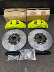 We manufacture premium quality carbon ceramic brakes discs rotors for ROLLS ROYCE CULLINAN SERIES 2 2024+ in any size

Specification:

Authentic Akebono 10 Pot Front Brake Calipers
Authentic Brembo 4 Pot Rear Brake Calipers
Electric Parking Brakes
Front disc: 440 mm, thickness 40 mm

Rear disc: 410 mm, thickness 32 mm
Material: Carbon Ceramic ( C / SiC) rings, Aluminium hat / bell

Includes: Carbon ceramic brake disсs / rotors, brake pads, brackets for calipers, hoses.

Fitment: Direct Bolt-On replace OE IR