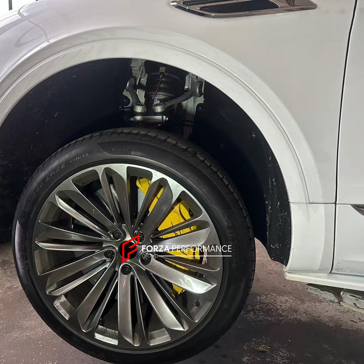 CARBON CERAMIC BIG BRAKE KIT for BENTLEY BENTAYGA 2020+

Forza Performance Group offers various types of big brake kits, all types of aftermarket brake calipers, as well as genuine original brands of all types, such as AP Racing, Brembo, Akebono, AMG, M Performance, Audi, Porsche, Lamborghini, Toyota TRD, etc.

Material: Carbon Ceramic

Current set includes:

2x Authentic Akebono 10 Pot Front Brake Calipers

2x Authentic Brembo 4 pot Rear Brake Calipers
2x Authentic Brembo Electronic Parking Brakes
2x Front