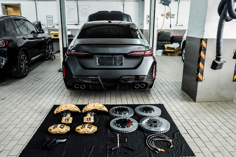 CARBON CERAMIC BIG BRAKE KIT  for BMW M5 G90 G99 2024+