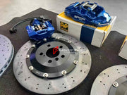 CARBON CERAMIC BIG BRAKE KIT for BMW iX i20 M60 2021+

Forza Performance Group offers various types of big brake kits, all types of aftermarket brake calipers, as well as genuine original brands of all types, such as AP Racing, Brembo, Akebono, AMG, M Performance, Audi, Porsche, Lamborghini, Toyota TRD, etc.

Material: Carbon Ceramic

Current set includes:

2x Authentic AP Racing CP9570 6 Pot Front Brake Calipers

2x Authentic AP Racing CP9582 4 pot Rear Brake Calipers with EPB
2x Front Brake Discs 410 mm
2