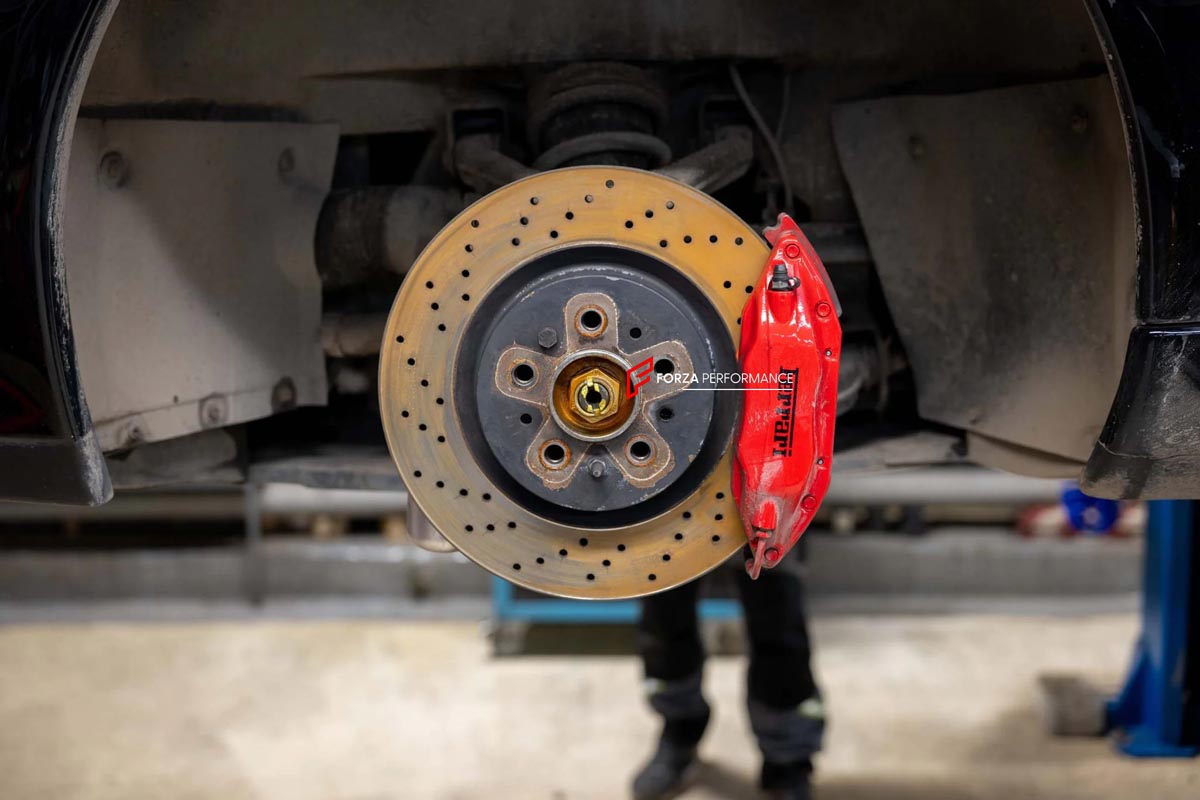 CARBON CERAMIC BIG BRAKE KIT for FERRARI 550 MARANELLO 1996 - 2002

Forza Performance Group offers various types of big brake kits, all types of aftermarket brake calipers, as well as genuine original brands of all types, such as AP Racing, Brembo, Akebono, AMG, M Performance, Audi, Porsche, Lamborghini, Toyota TRD, etc.

Material: Carbon Ceramic

Current set includes:

2x 6 Pot Front Brake Calipers

2x 4 pot Rear Brake Calipers
2x Front Brake Discs 355 mm
2x Rear Brake Discs 356 mm
2x Brake Caliper Adapter