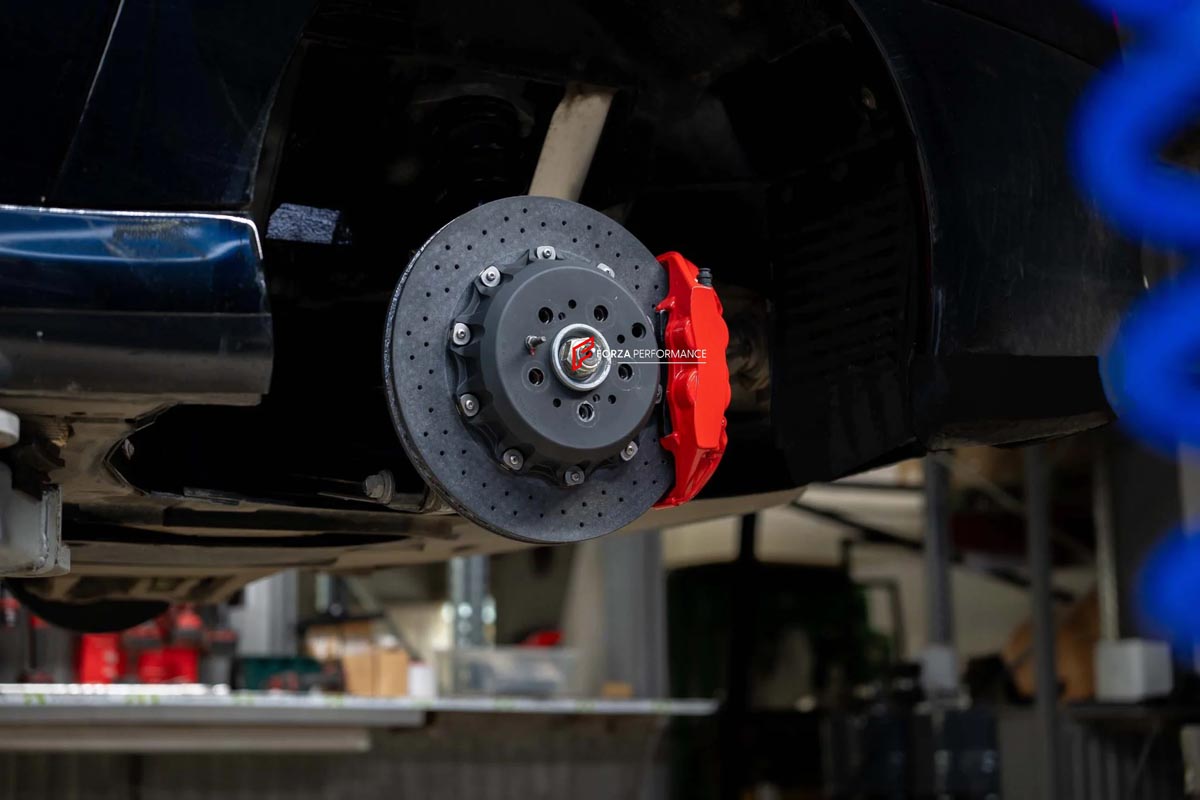 CARBON CERAMIC BIG BRAKE KIT for FERRARI 550 MARANELLO 1996 - 2002

Forza Performance Group offers various types of big brake kits, all types of aftermarket brake calipers, as well as genuine original brands of all types, such as AP Racing, Brembo, Akebono, AMG, M Performance, Audi, Porsche, Lamborghini, Toyota TRD, etc.

Material: Carbon Ceramic

Current set includes:

2x 6 Pot Front Brake Calipers

2x 4 pot Rear Brake Calipers
2x Front Brake Discs 355 mm
2x Rear Brake Discs 356 mm
2x Brake Caliper Adapter