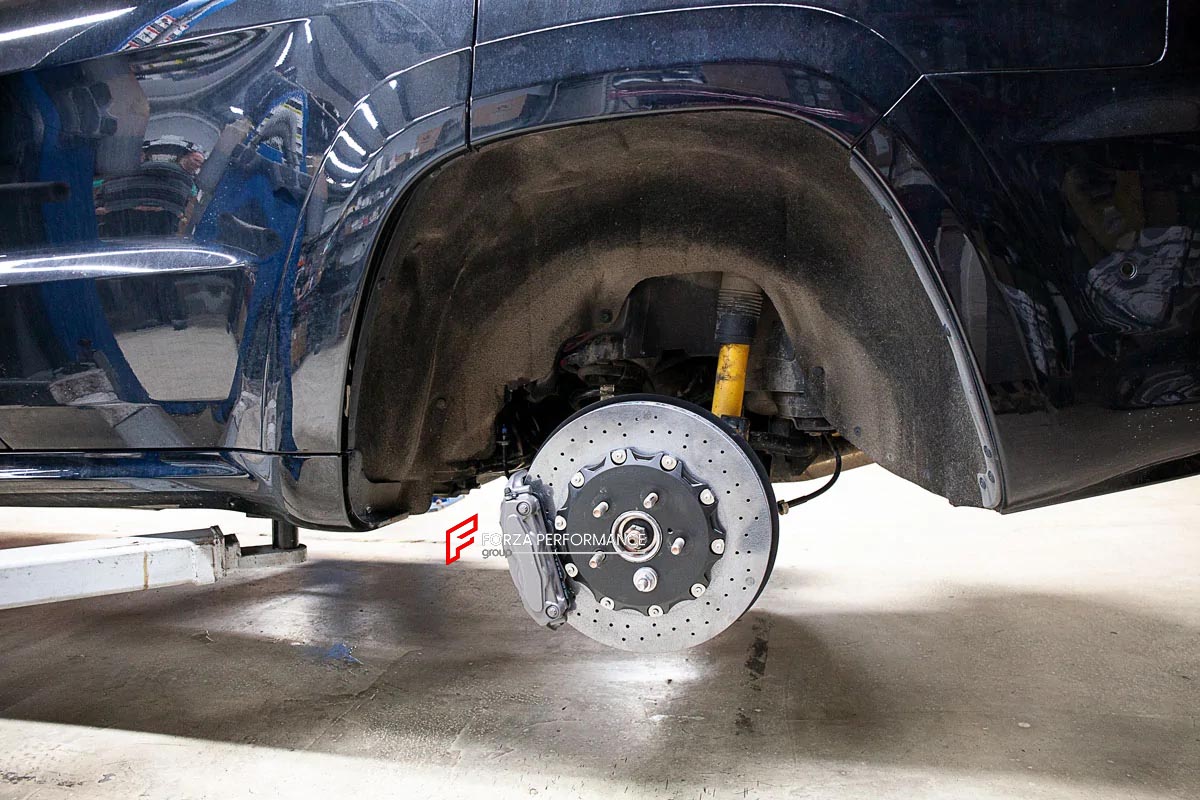 CARBON CERAMIC BIG BRAKE KIT for JEEP GRAND CHEROKEE TRACKHAWK WK2 2018 - 2023

Forza Performance Group offers various types of big brake kits, all types of aftermarket brake calipers, as well as genuine original brands of all types, such as AP Racing, Brembo, Akebono, AMG, M Performance, Audi, Porsche, Lamborghini, Toyota TRD, etc.

Current set includes:

2x 6 Pot Front Brake Calipers
4 pot Rear Brake Calipers
2x Front Brake Discs 402 mm

2x Rear Brake Discs 380 mm
2x Brake Caliper Adapters
4x Brake Pads

