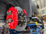 CARBON CERAMIC BIG BRAKE KIT for LAND ROVER DEFENDER L663 2020+

Forza Performance Group offers various types of big brake kits, all types of aftermarket brake calipers, as well as genuine original brands of all types, such as AP Racing, Brembo, Akebono, AMG, M Performance, Audi, Porsche, Lamborghini, Toyota TRD, etc.

Material: Carbon Ceramic

Current set includes:

2x 10 Pot Front Brake Calipers

2x Front Brake Discs 440 mm
2x Rear Brake Discs 410 mm
2x Brake Caliper Adapters
2x Brake Pads

PLEASE INCLUDE