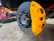 CARBON CERAMIC BIG BRAKE KIT for MERCEDES-BENZ G-CLASS 4×4

Forza Performance Group offers various types of big brake kits, all types of aftermarket brake calipers, as well as genuine original brands of all types, such as AP Racing, Brembo, Akebono, AMG, M Performance, Audi, Porsche, Lamborghini, Toyota TRD, etc.

Material: Carbon Ceramic

Current set includes:

2x 6 Pot Front Brake Calipers
2x 4 pot Rear Brake Calipers
2x Electronic Parking Brakes
2x Front Brake Discs 440 mm
2x Rear Brake Discs 410 mm
4x B