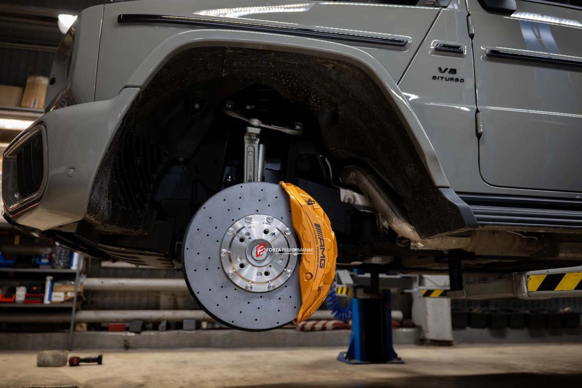 CARBON CERAMIC BIG BRAKE KIT for MERCEDES-BENZ G-CLASS G63 W465 2024+

Forza Performance Group offers various types of big brake kits, all types of aftermarket brake calipers, as well as genuine original brands of all types, such as AP Racing, Brembo, Akebono, AMG, M Performance, Audi, Porsche, Lamborghini, Toyota TRD, etc.

Material: Carbon Ceramic

Current set includes:

2x Authentic Akebono 10 Pot Front Brake Calipers

2x Authentic Brembo 4 pot Rear Brake Calipers
2x Front Brake Discs 440 mm
2x Rear Brak