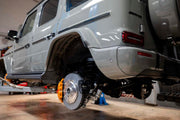 CARBON CERAMIC BIG BRAKE KIT for MERCEDES-BENZ G-CLASS G63 W465 2024+

Forza Performance Group offers various types of big brake kits, all types of aftermarket brake calipers, as well as genuine original brands of all types, such as AP Racing, Brembo, Akebono, AMG, M Performance, Audi, Porsche, Lamborghini, Toyota TRD, etc.

Material: Carbon Ceramic

Current set includes:

2x Authentic Akebono 10 Pot Front Brake Calipers

2x Authentic Brembo 4 pot Rear Brake Calipers
2x Front Brake Discs 440 mm
2x Rear Brak
