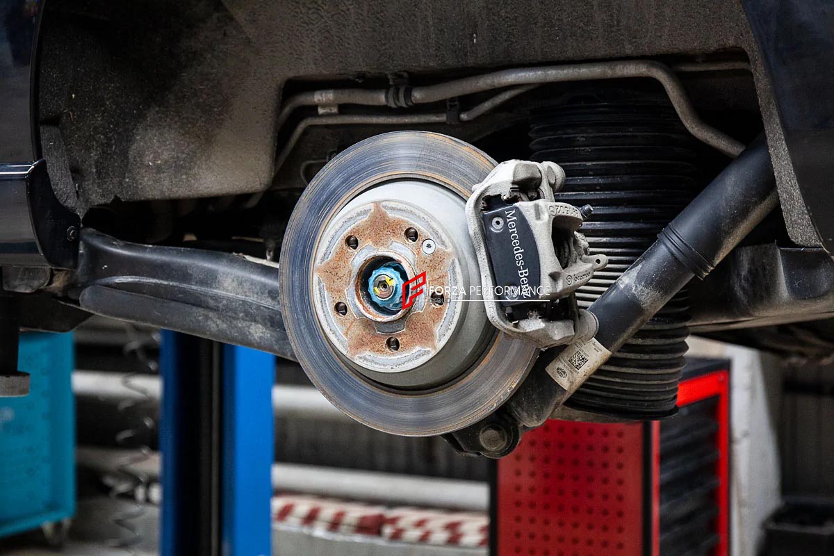 CARBON CERAMIC BIG BRAKE KIT for MERCEDES BENZ V-CLASS VITO W447 2015+

Forza Performance Group offers various types of big brake kits, all types of aftermarket brake calipers, as well as genuine original brands of all types, such as AP Racing, Brembo, Akebono, AMG, M Performance, Audi, Porsche, Lamborghini, Toyota TRD, etc.

Current set includes:

2x Authentic Brembo 6 Pot Front Brake Calipers

2x Authentic Brembo 4 pot Rear Brake Calipers
2x Front Brake Discs 380 mm
2x Rear Brake Discs 380 mm
2x Brake Cal