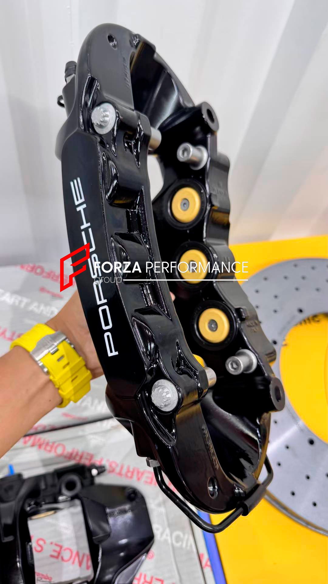 CARBON CERAMIC BIG BRAKE KIT for PORSCHE 911 992.1 CARRERA 2019 - 2024

Forza Performance Group offers various types of big brake kits, all types of aftermarket brake calipers, as well as genuine original brands of all types, such as AP Racing, Brembo, Akebono, AMG, M Performance, Audi, Porsche, Lamborghini, Toyota TRD, etc.

Material: Carbon Ceramic

Current set includes:

2x Genuine Porsche GT3RS Brembo 6 Pot Front Brake Calipers

2x Genuine Porsche GT3RS Brembo 4 pot Rear Brake Calipers
2x Electronic Par
