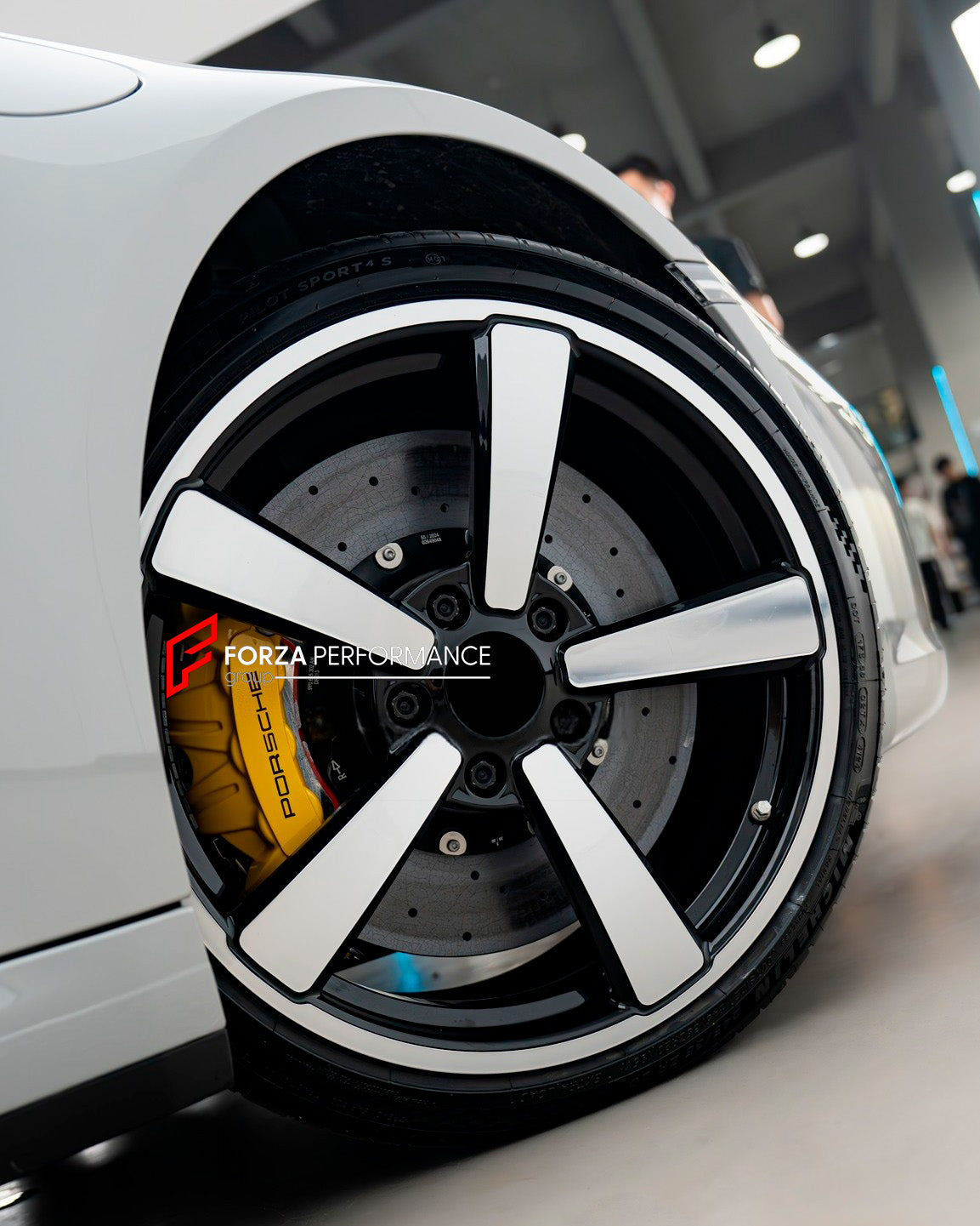CARBON CERAMIC BIG BRAKE KIT for PORSCHE 911 992.1 TARGA 4 2020 - 2024

Forza Performance Group offers various types of big brake kits, all types of aftermarket brake calipers, as well as genuine original brands of all types, such as AP Racing, Brembo, Akebono, AMG, M Performance, Audi, Porsche, Lamborghini, Toyota TRD, etc.

Material: Carbon Ceramic

Current set includes:

2x Authentic Porshce GT3 Brembo 6 Pot Front Brake Calipers
2x Authentic Porshce GT3 Brembo 4 pot Rear Brake Calipers
2x Front Brake Dis