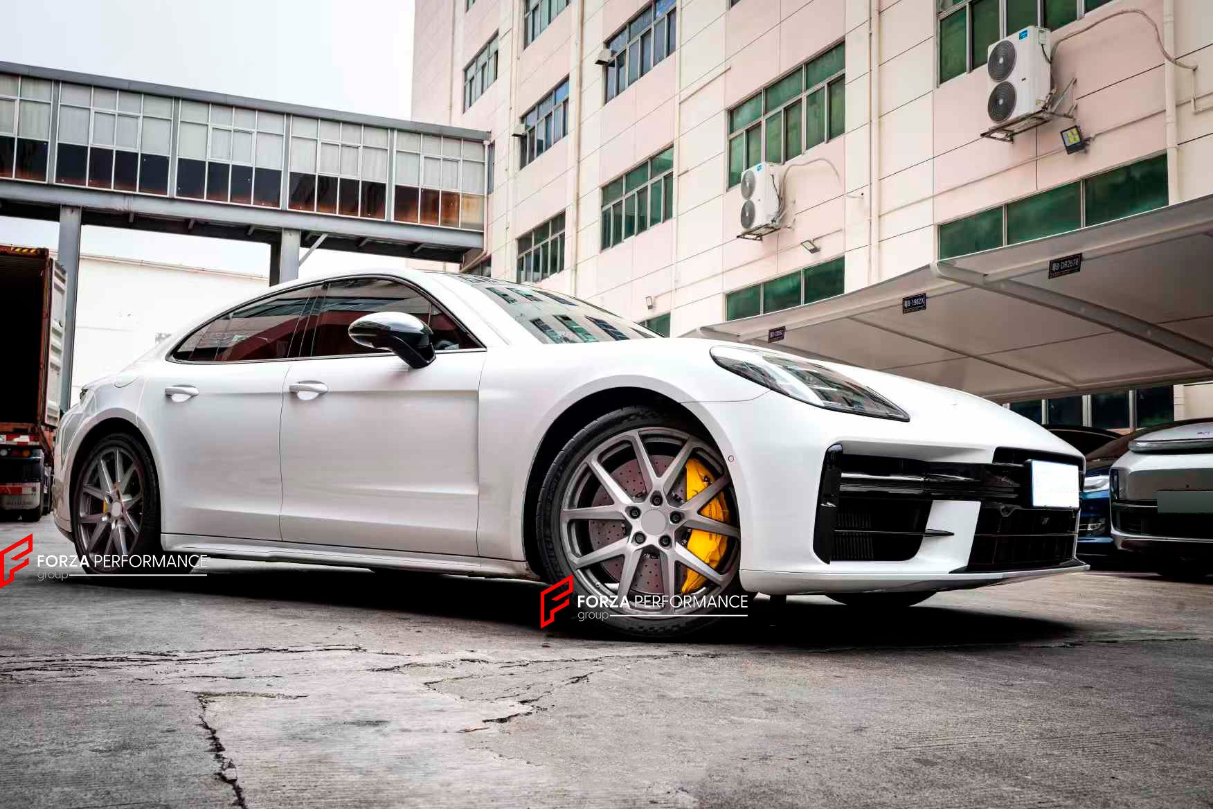 CARBON CERAMIC BIG BRAKE KIT for PORSCHE PANAMERA 972 2024+

Forza Performance Group offers various types of big brake kits, all types of aftermarket brake calipers, as well as genuine original brands of all types, such as AP Racing, Brembo, Akebono, AMG, M Performance, Audi, Porsche, Lamborghini, Toyota TRD, etc.

Material: Carbon Ceramic

Current set includes:

2x Authentic Akebono OEM 10 pot Front Brake Calipers
2x Authentic Brembo OEM 4 pot Rear Brake Calipers

2x Front Brake Discs 420 mm

2x Rear Brake