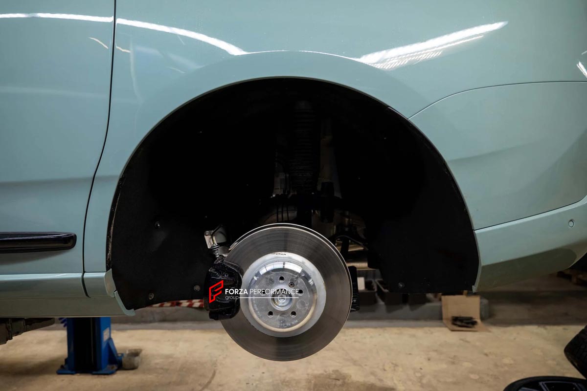 CARBON CERAMIC BIG BRAKE KIT for ROLLS-ROYCE CULLINAN SERIES 2 2024+

Forza Performance Group offers various types of big brake kits, all types of aftermarket brake calipers, as well as genuine original brands of all types, such as AP Racing, Brembo, Akebono, AMG, M Performance, Audi, Porsche, Lamborghini, Toyota TRD, etc.

Material: Carbon Ceramic

Current set includes:
2x Authentic Akebono&nbsp;10 Pot Front Brake Calipers
2x 4 pot Rear Brake Calipers
2x Front Brake Discs 440 mm
2x Rear Brake Discs 410 mm
