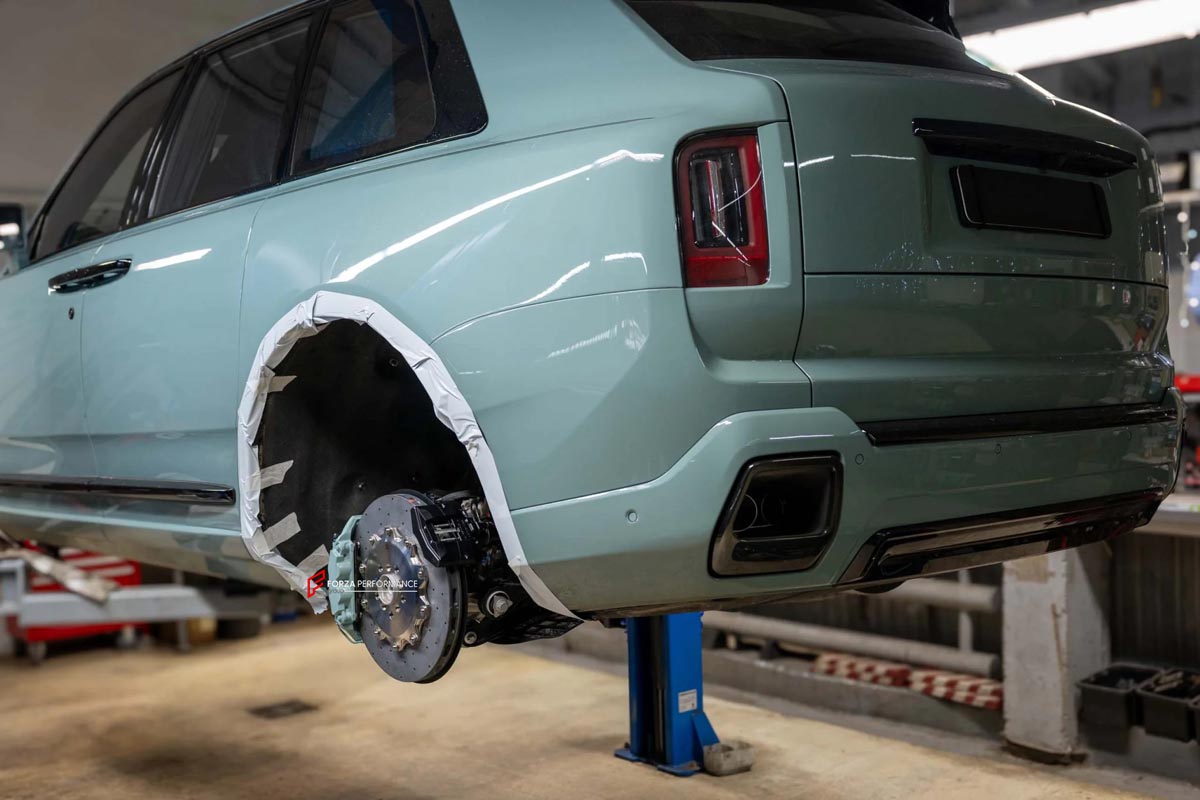 CARBON CERAMIC BIG BRAKE KIT for ROLLS-ROYCE CULLINAN SERIES 2 2024+

Forza Performance Group offers various types of big brake kits, all types of aftermarket brake calipers, as well as genuine original brands of all types, such as AP Racing, Brembo, Akebono, AMG, M Performance, Audi, Porsche, Lamborghini, Toyota TRD, etc.

Material: Carbon Ceramic

Current set includes:
2x Authentic Akebono&nbsp;10 Pot Front Brake Calipers
2x 4 pot Rear Brake Calipers
2x Front Brake Discs 440 mm
2x Rear Brake Discs 410 mm
