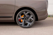 CARBON CERAMIC BIG BRAKE KIT for ROLLS-ROYCE CULLINAN SERIES 2 2024+

Forza Performance Group offers various types of big brake kits, all types of aftermarket brake calipers, as well as genuine original brands of all types, such as AP Racing, Brembo, Akebono, AMG, M Performance, Audi, Porsche, Lamborghini, Toyota TRD, etc.

Material: Carbon Ceramic

Current set includes:

2x Authentic Akebono 10 Pot Front Brake Calipers

4 pot Rear Brake Calipers with integrated Electric Parking Brake
2x Front Brake Discs 4