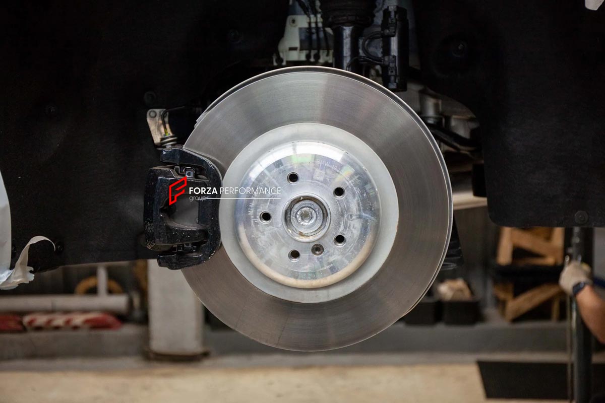 CARBON CERAMIC BIG BRAKE KIT for ROLLS-ROYCE PHANTOM 2017+

Forza Performance Group offers various types of big brake kits, all types of aftermarket brake calipers, as well as genuine original brands of all types, such as AP Racing, Brembo, Akebono, AMG, M Performance, Audi, Porsche, Lamborghini, Toyota TRD, etc.

Material: Carbon Ceramic

Current set includes:
2x Authentic Akebono 10 Pot Front Brake Calipers
2x 4 pot Rear Brake Calipers
2x Front Brake Discs 440 mm
2x Rear Brake Discs 410 mm
2x Brake Calipe