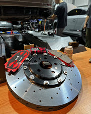 CARBON CERAMIC BIG BRAKE KIT for SKODA SUPERB B8 2019 - 2024

Forza Performance Group offers various types of big brake kits, all types of aftermarket brake calipers, as well as genuine original brands of all types, such as AP Racing, Brembo, Akebono, AMG, M Performance, Audi, Porsche, Lamborghini, Toyota TRD, etc.

Material: Carbon Ceramic

Current set includes:

2x Authentic Akebono 8N 6 pot Front Brake Calipers
2x Authentic Brembo 4 pot Rear Brake Calipers
2x Electronic Parking Brakes

2x Front Brake Dis