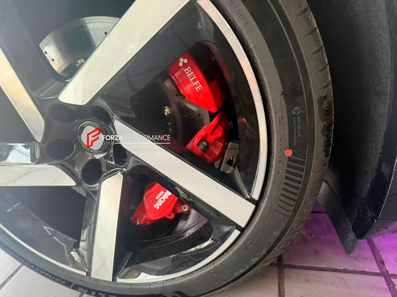 CARBON CERAMIC BIG BRAKE KIT for XIAOMI YU7 2025+

Forza Performance Group offers various types of big brake kits, all types of aftermarket brake calipers, as well as genuine original brands of all types, such as AP Racing, Brembo, Akebono, AMG, M Performance, Audi, Porsche, Lamborghini, Toyota TRD, etc.

Material: Carbon Ceramic

Current set includes:

2x Authentic AP Racing CP9571 6 Pot Front Brake Calipers

2x Authentic AP Racing CP9582 4 pot Rear Brake Calipers
2x Electronic Parking Brakes
2x Front Brak
