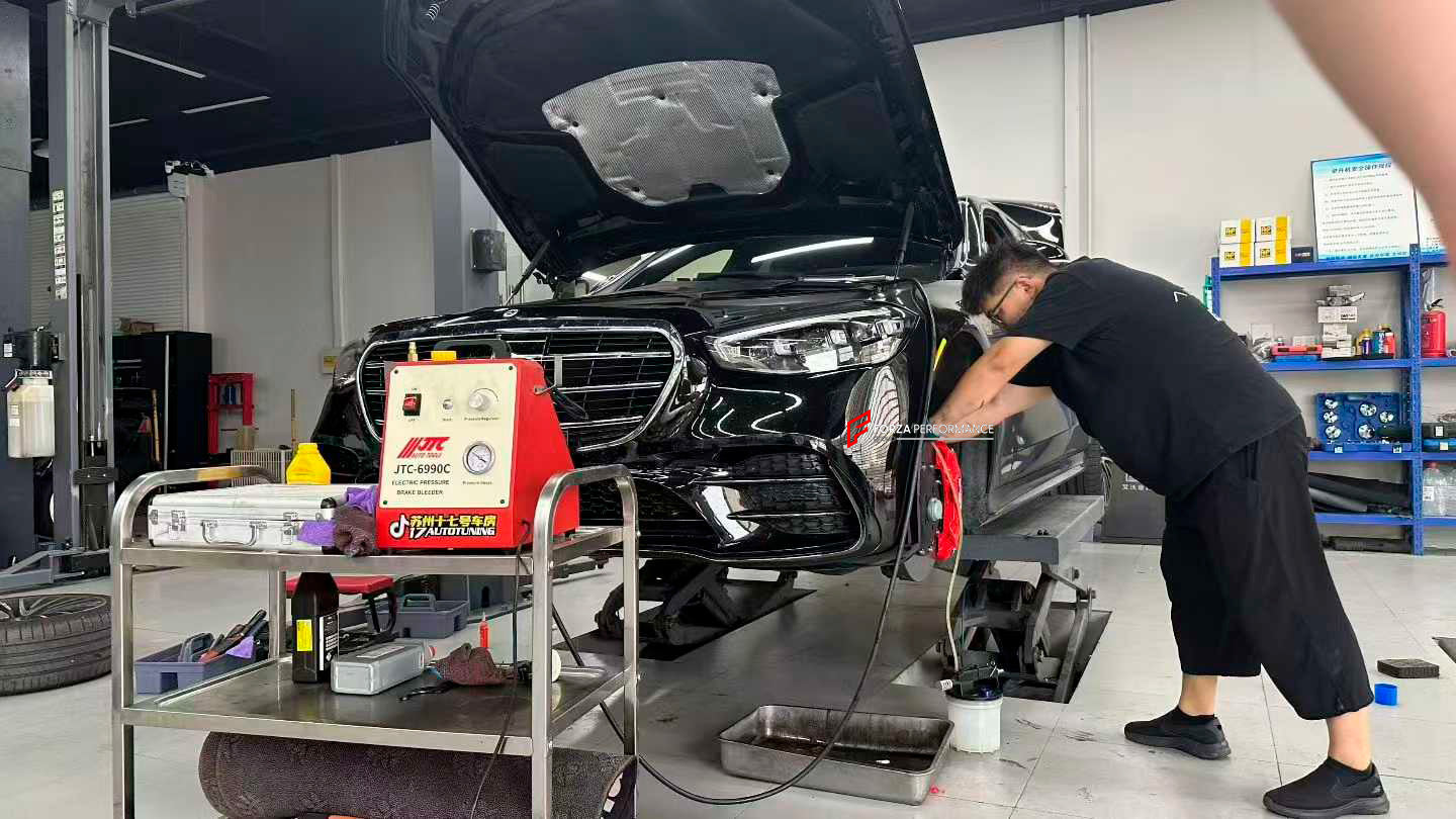 We manufacture premium quality carbon ceramic brakes discs rotors for MERCEDES BENZ S-CLASS S580 W223 2020+ in any size

Specification:

Authentic APRacing CP9571 6&nbsp;Pot Front Brake Calipers
Front disc: 410 mm, thickness 36 mm

Material: Carbon Ceramic ( C / SiC) rings, Aluminium hat / bell

Includes: Carbon ceramic brake disсs / rotors, brake pads, brackets for calipers, hoses.

BRAKE DISCS ROTORS CAN BE MADE FOR YOUR CAR IN ANY SIZE AND UPGRADED FROM IRON / STEEL DISCS TO CARBON CERAMIC

PLEASE INCLUD