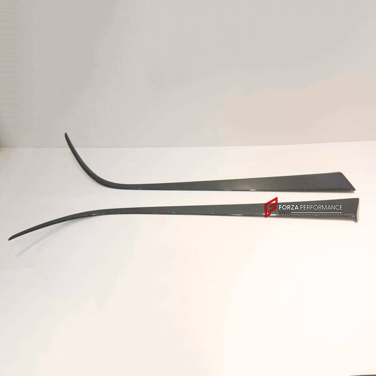 Carbon Door Handle Trim Cover for McLaren 720S Coupe
Set includes:

Door Handle Trim Cover
Material: Carbon

NOTE: Professional installation is required.