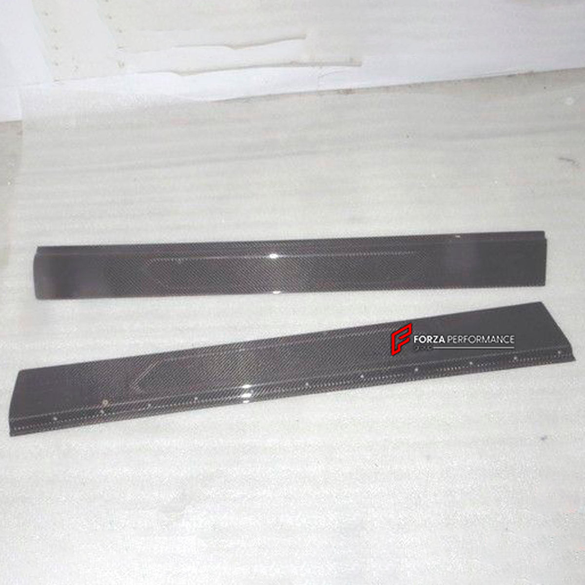 Carbon Door Sill for Lamborghini Aventador LP700 2012 - 2015
Set includes:

Door Sill
Material: Carbon

NOTE: Professional installation is required.