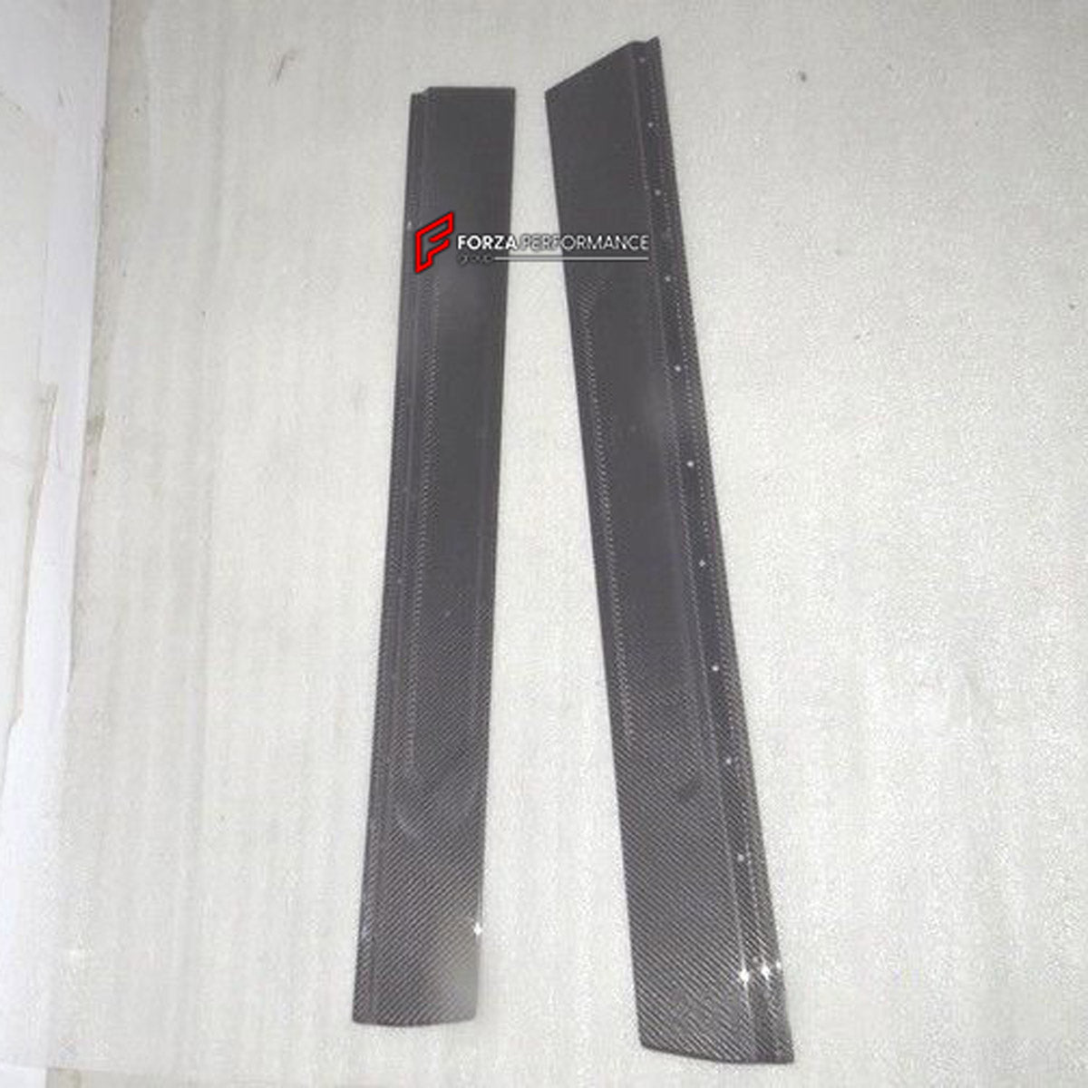 Carbon Door Sill for Lamborghini Aventador LP700 2012 - 2015
Set includes:

Door Sill
Material: Carbon

NOTE: Professional installation is required.