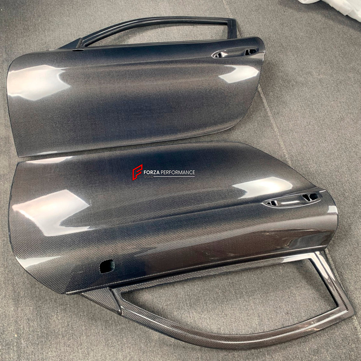 CARBON Doors for Porsche 718 982 Boxster Cayman 2016 - 2025
Set includes:

Doors
Material: Carbon

NOTE: Professional installation is required.