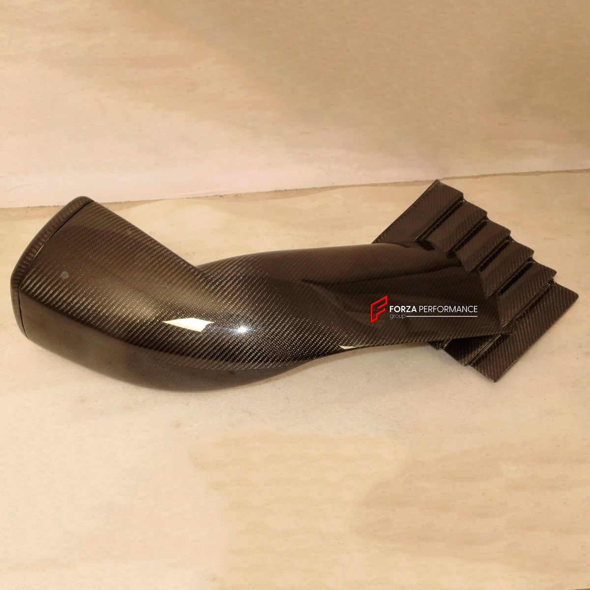 CARBON ENGINE COVER AIR SCOOP for Lotus Elise S2 2002 - 2009
Set includes:

Engine Cover Air Scoop
Material: Carbon

NOTE: Professional installation is required.