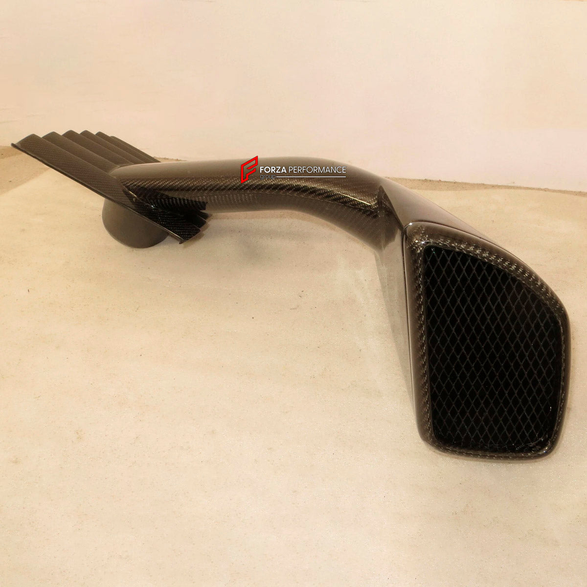 CARBON ENGINE COVER AIR SCOOP for Lotus Elise S2 2002 - 2009
Set includes:

Engine Cover Air Scoop
Material: Carbon

NOTE: Professional installation is required.
