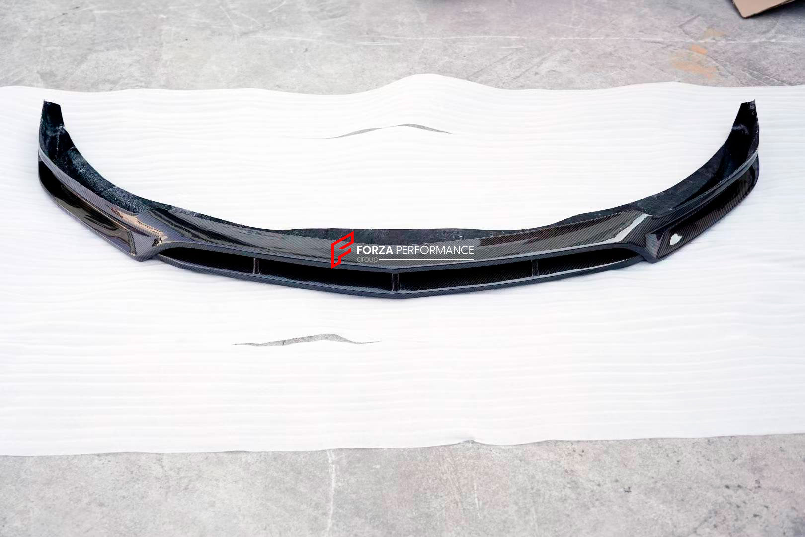 CARBON FIBER BODY KIT for CADILLAC XT6 2019+

Set include:  

Front Lip
Roof Spoiler
Rear Middle Spoiler
Rear Diffuser

Material: Carbon Fiber

NOTE: Professional installation is required. 