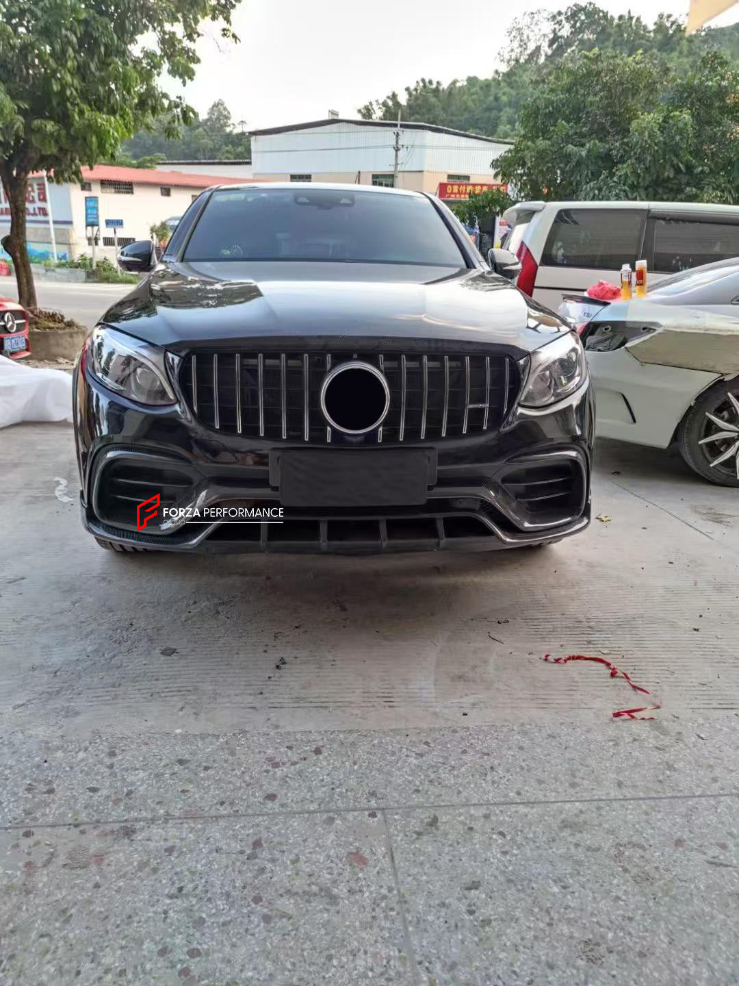 CARBON FIBER BODY KIT for MERCEDES BENZ GLC X253 C253 2015 - 2019

Set includes:

Front Lip
Front Bumper Trim
Fender Flares
Rear Spoiler
Rear Diffuser

Exhaust Tips

Material: Carbon Fiber