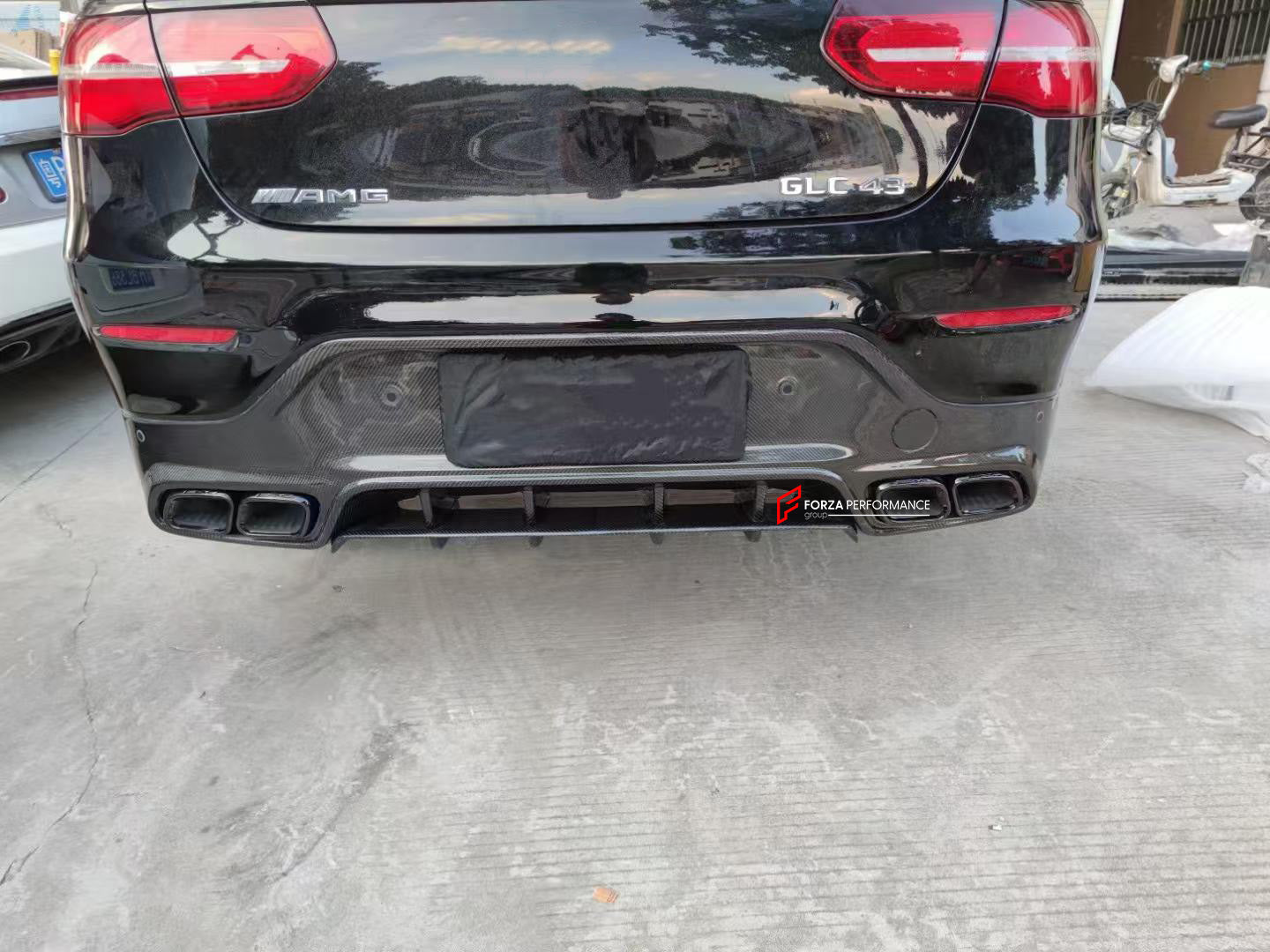 CARBON FIBER BODY KIT for MERCEDES BENZ GLC X253 C253 2015 - 2019

Set includes:

Front Lip
Front Bumper Trim
Fender Flares
Rear Spoiler
Rear Diffuser

Exhaust Tips

Material: Carbon Fiber