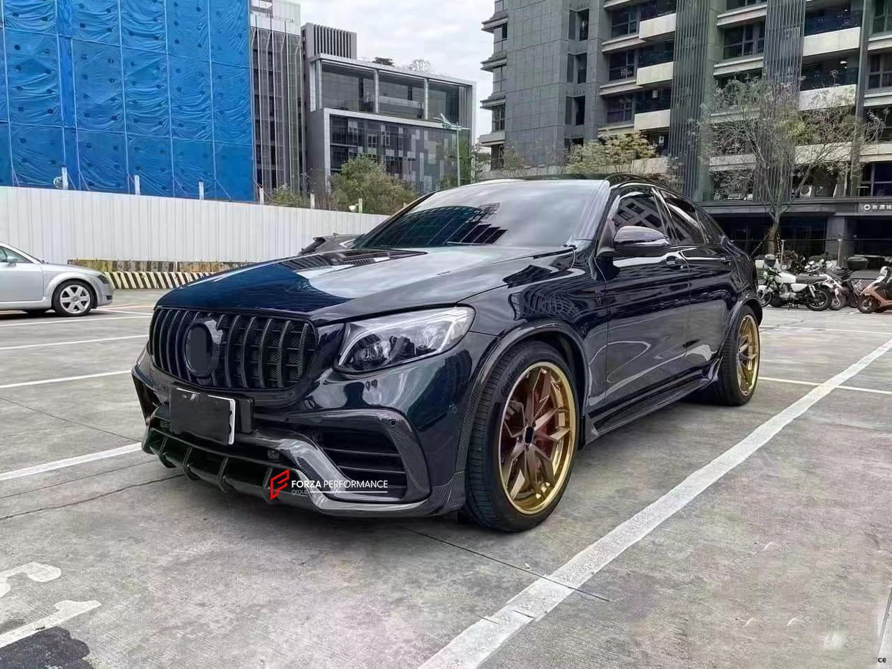 CARBON FIBER BODY KIT for MERCEDES BENZ GLC X253 C253 2015 - 2019

Set includes:

Front Lip
Front Bumper Trim
Fender Flares
Rear Spoiler
Rear Diffuser

Exhaust Tips

Material: Carbon Fiber