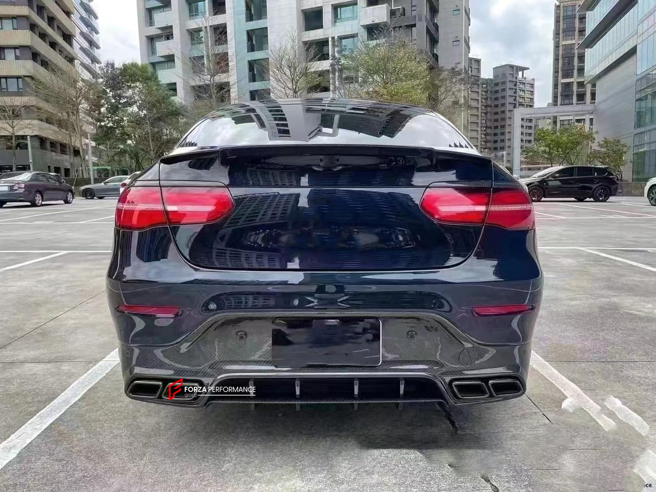 CARBON FIBER BODY KIT for MERCEDES BENZ GLC X253 C253 2015 - 2019

Set includes:

Front Lip
Front Bumper Trim
Fender Flares
Rear Spoiler
Rear Diffuser

Exhaust Tips

Material: Carbon Fiber