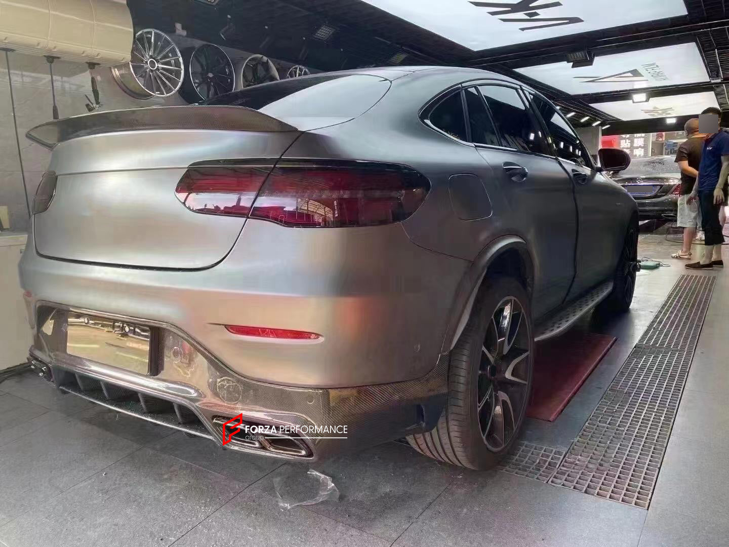 CARBON FIBER BODY KIT for MERCEDES BENZ GLC X253 C253 2015 - 2019

Set includes:

Front Lip
Front Bumper Trim
Fender Flares
Rear Spoiler
Rear Diffuser

Exhaust Tips

Material: Carbon Fiber