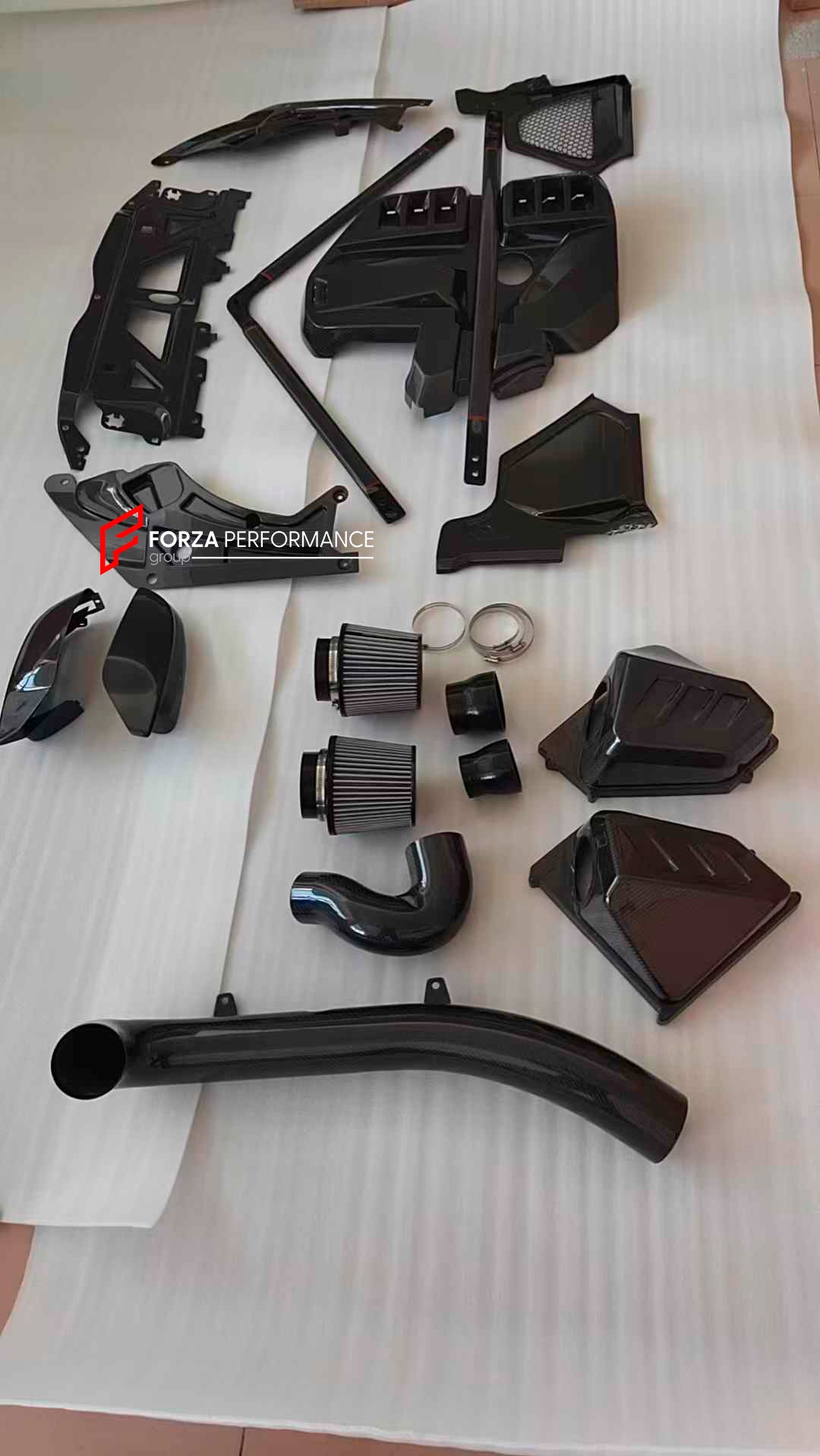 CARBON FIBER ENGINE COVER KIT for BMW G8X M2 M3 M4 2020+

Set includes:

Engine Cover
Intake
Strut Brace / Bar

Material: Carbon Fiber