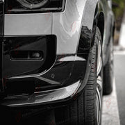 CARBON FIBER FRONT BUMPER CORNER COVERS for LAND ROVER DEFENDER 90 110 130 L663 2020+
Set includes:

Front Bumper Corner Covers
Material: Carbon Fiber

NOTE: Professional installation is required.