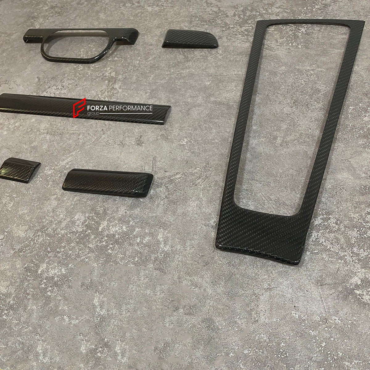 DRY CARBON INTERIOR KIT for PORSCHE 718 982 BOXSTER CAYMAN 2016+

Set includes:

Dashboard Trim
Doors Trim
Central Console Trim
Light Control Trim

Material: Carbon Fiber

CONTACT US FOR PRICING
