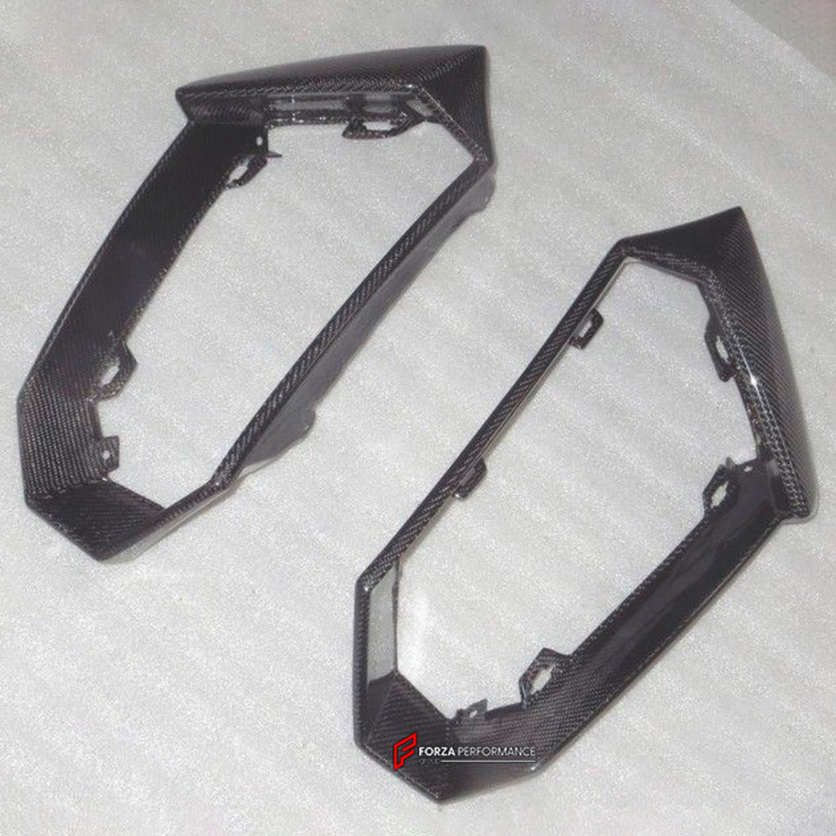Carbon Front Bumper Air Scoop for Lamborghini Aventador LP700 2012 - 2015
Set includes:

Front Bumper Air Scoop
Material: Carbon

NOTE: Professional installation is required.