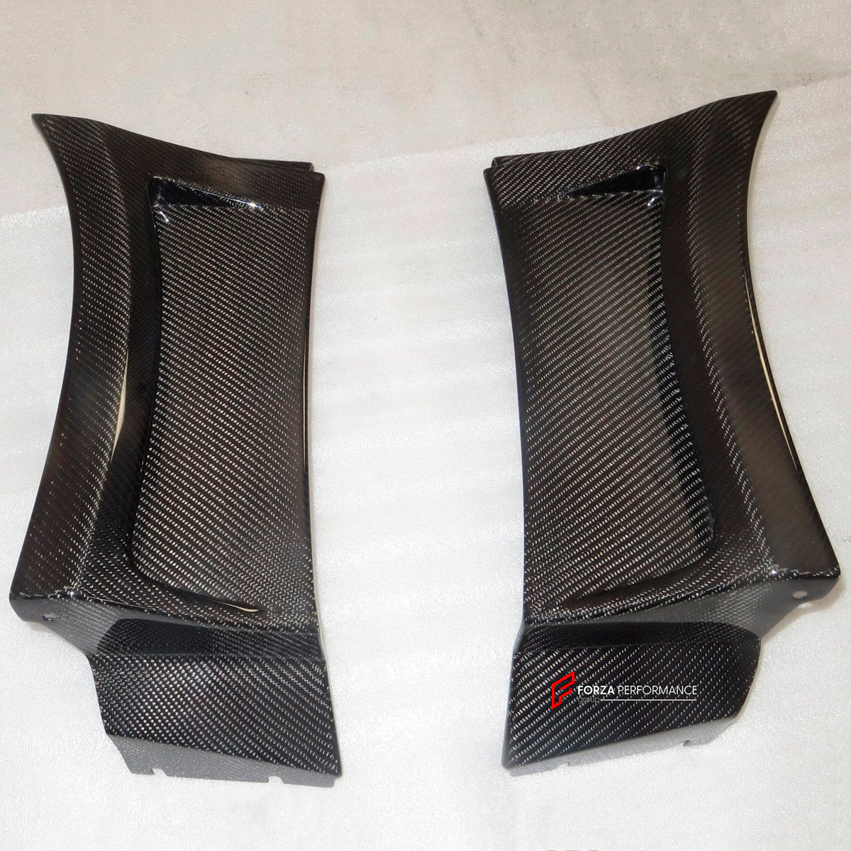 Carbon Front Fender Air Vents Scoop for Lotus Evora GTE 2009 - 2021
Set includes:

Front Fender Air Vents Scoop
Material: Carbon

NOTE: Professional installation is required.