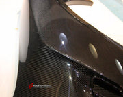 Carbon Front Fender for Nissan GT-R R35
Set includes:

Front Fender
Material: Carbon

NOTE: Professional installation is required.