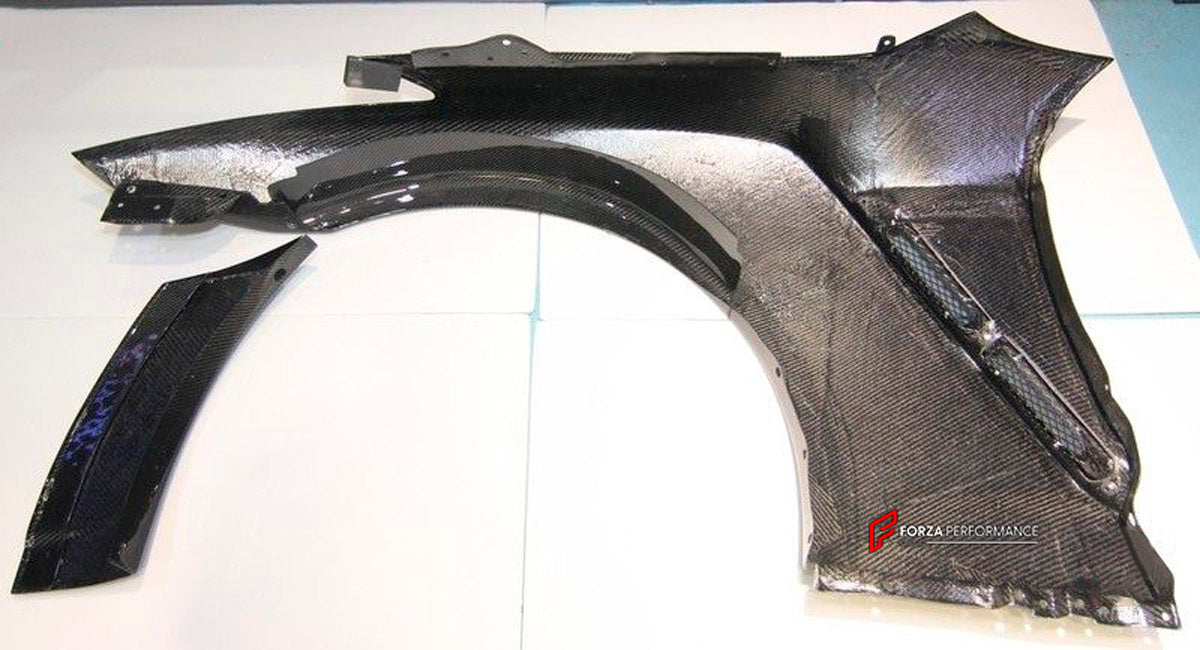 Carbon Front Fender for Nissan GT-R R35
Set includes:

Front Fender
Material: Carbon

NOTE: Professional installation is required.