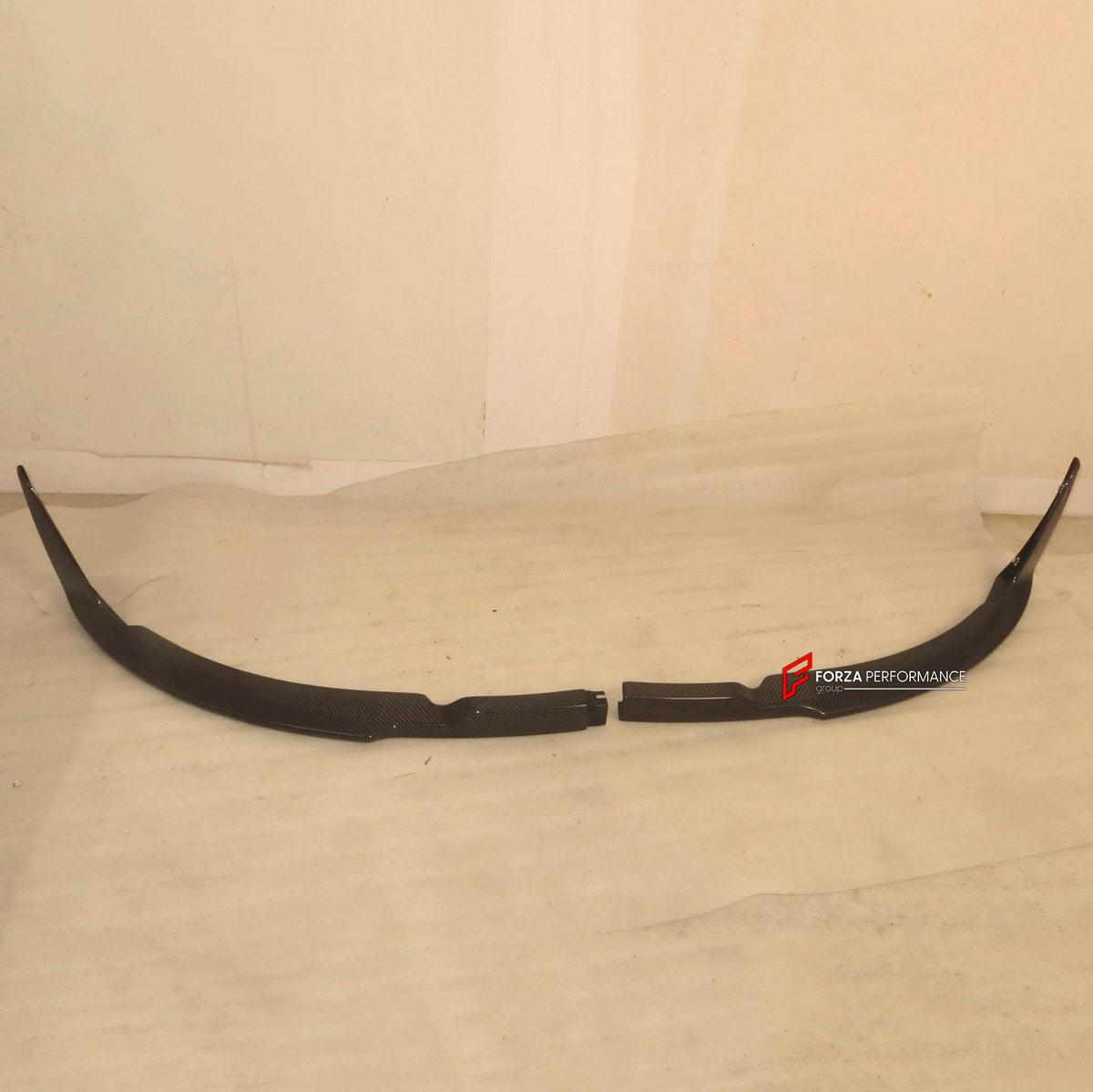 Carbon Front Lip for Lotus Exige S2 2010 - 2011
Set includes:

Front Lip
Material: Carbon

NOTE: Professional installation is required.