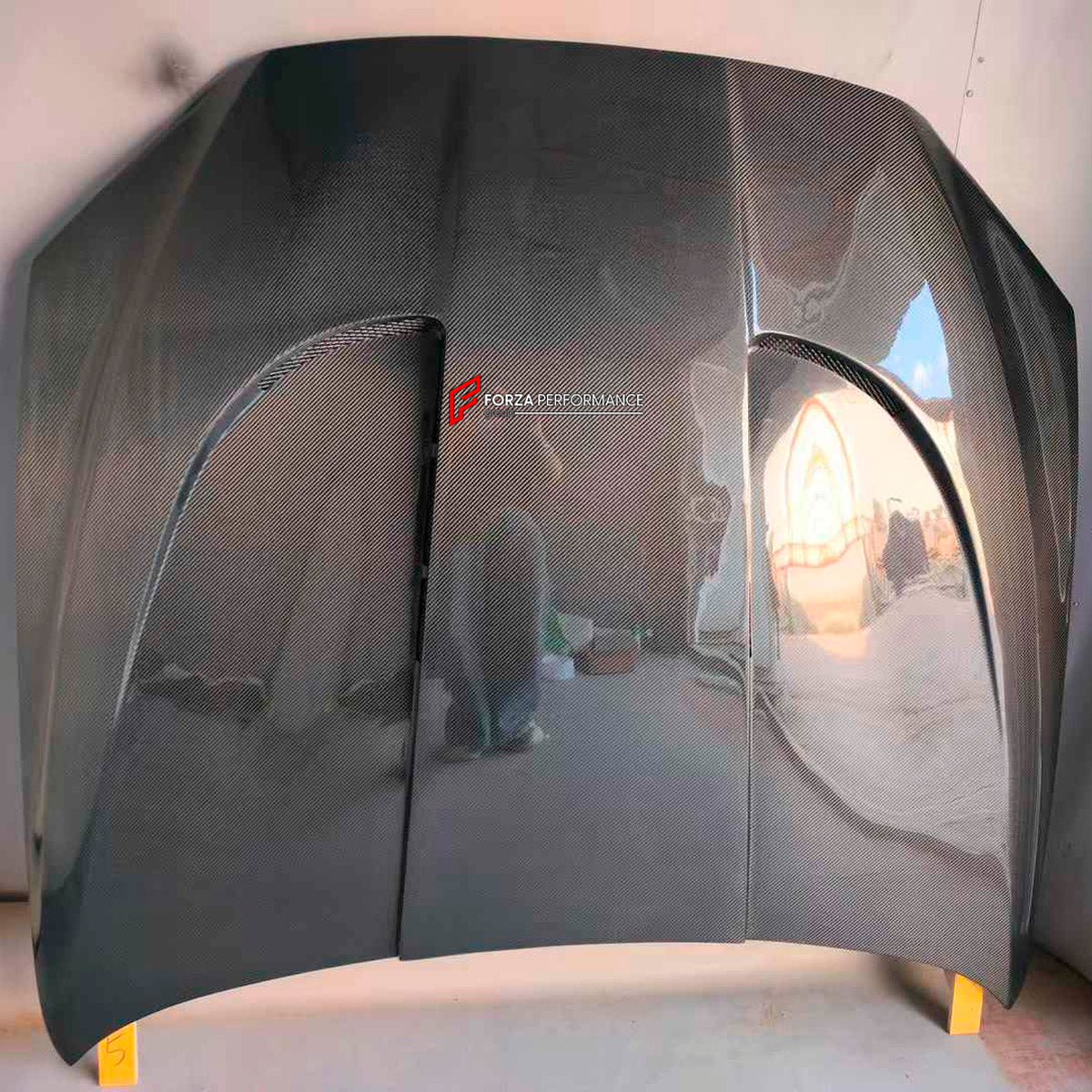 CARBON Hood Bonnet for BMW M6 F06 F12 F13 2012 - 2018
Set includes:

Hood Bonnet
Material: Carbon

NOTE: Professional installation is required.

